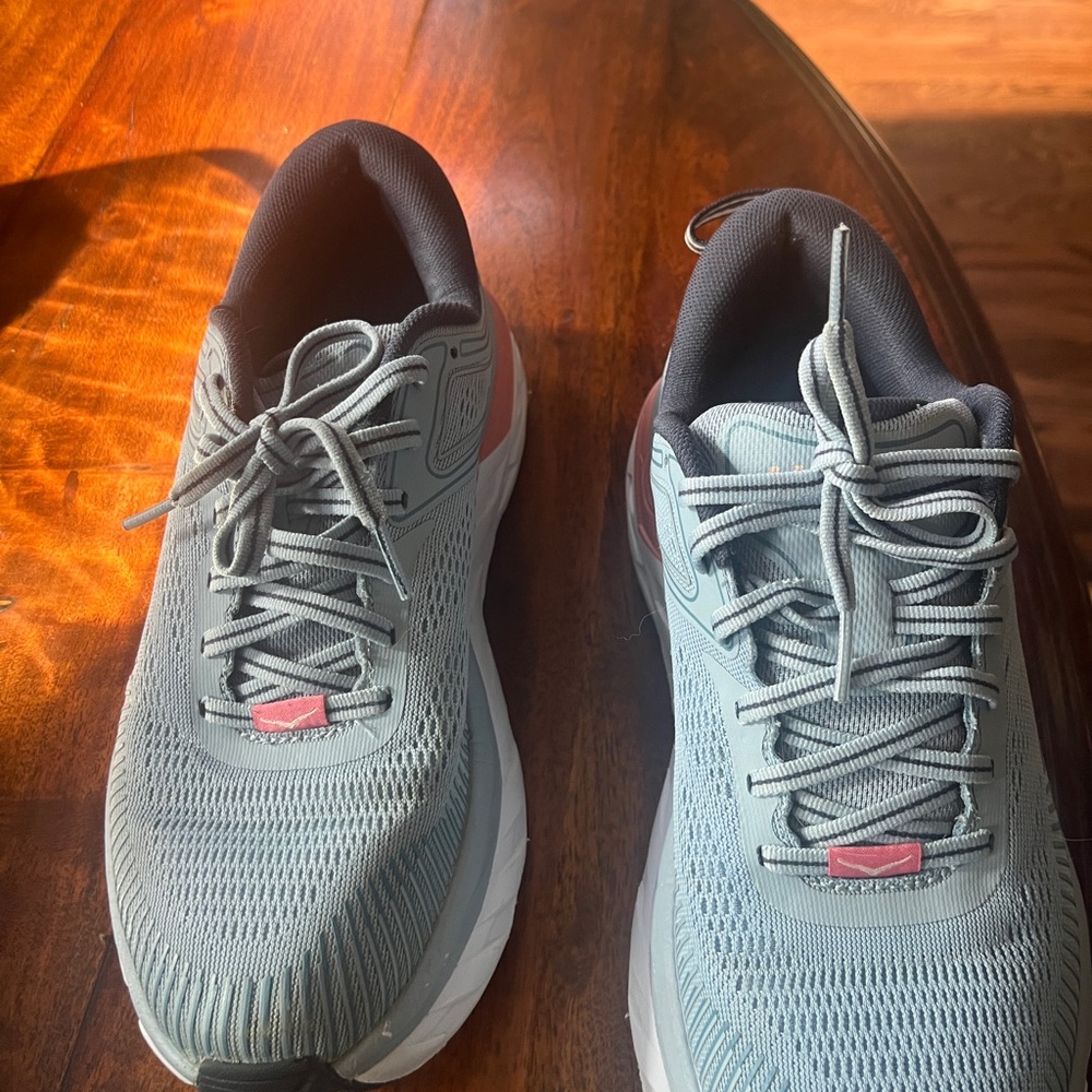 Women’s Light Blue Athletic Running Shoes with Fog Blue Glass Size 7.5
